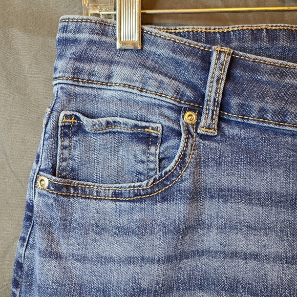 Maurices MJean Flare Leg Jeans Size 8 - Picture 4 of 9